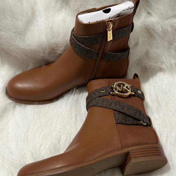 Michael Kors Bootie, Retail - Picture 2 of 4